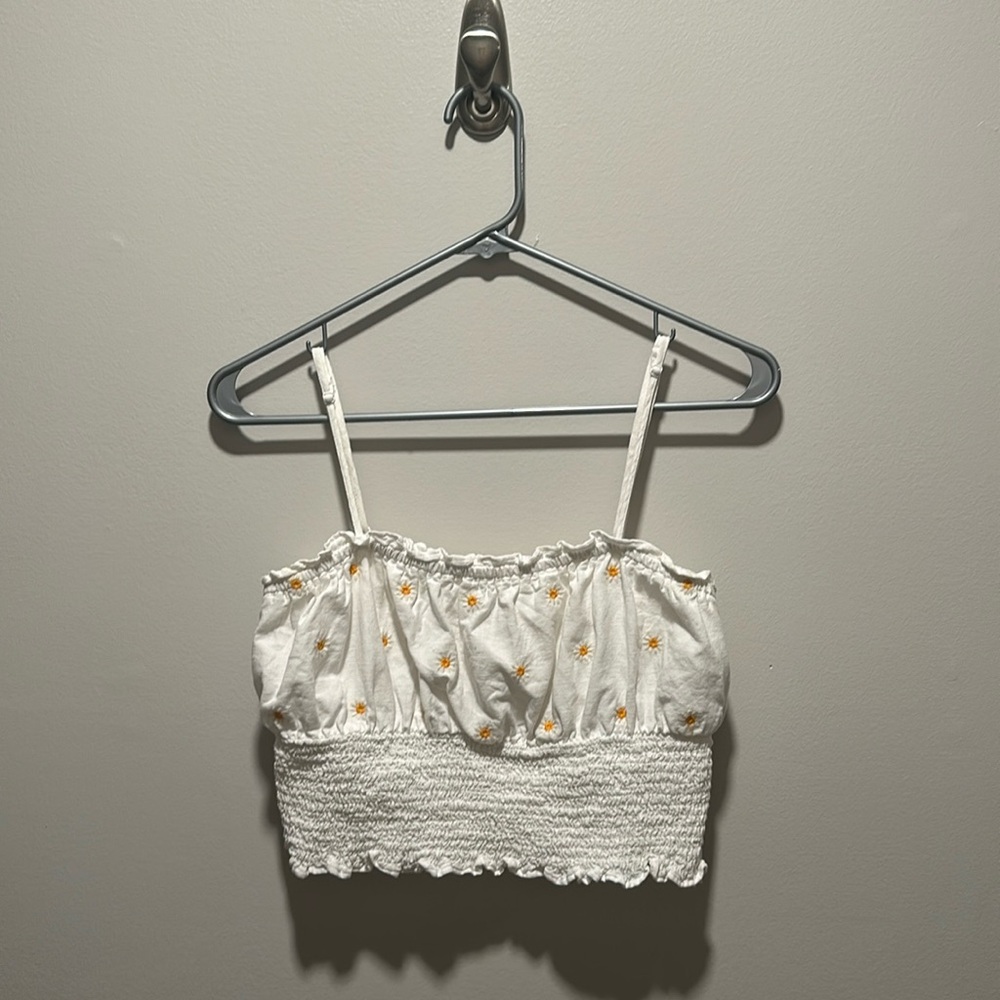 American Eagle daisy print crop top size small.